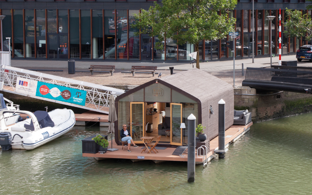 De Rotterdamse Wikkelboat: logeren op een tiny boat