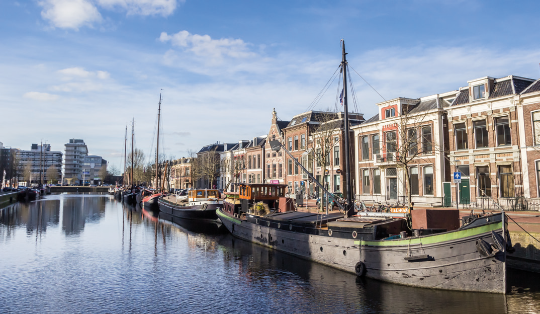 Leeuwarden: waterstad binnen de singels