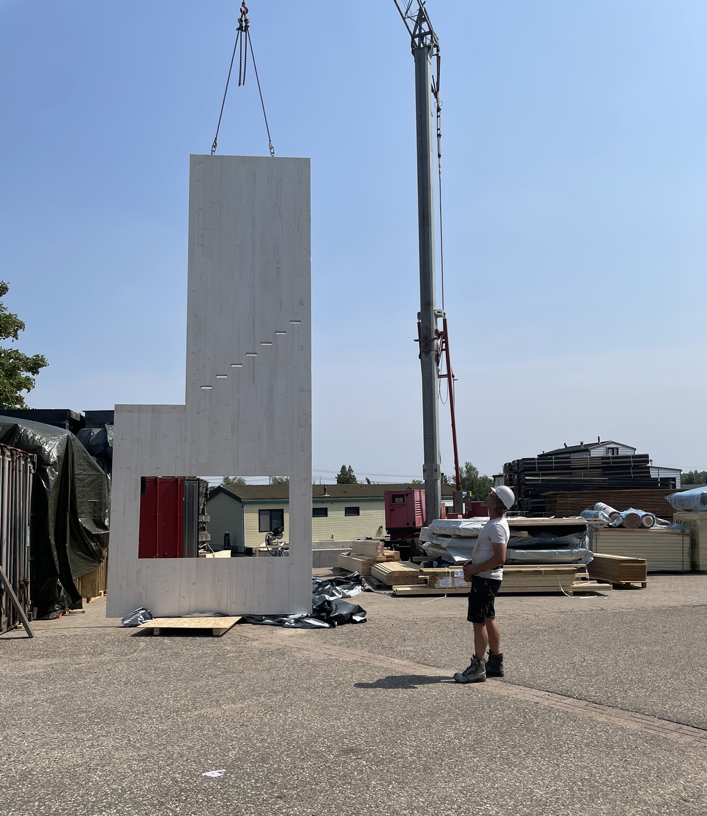 Martien Rademakers aan het werk bij Arc de Trimof in aanbouw