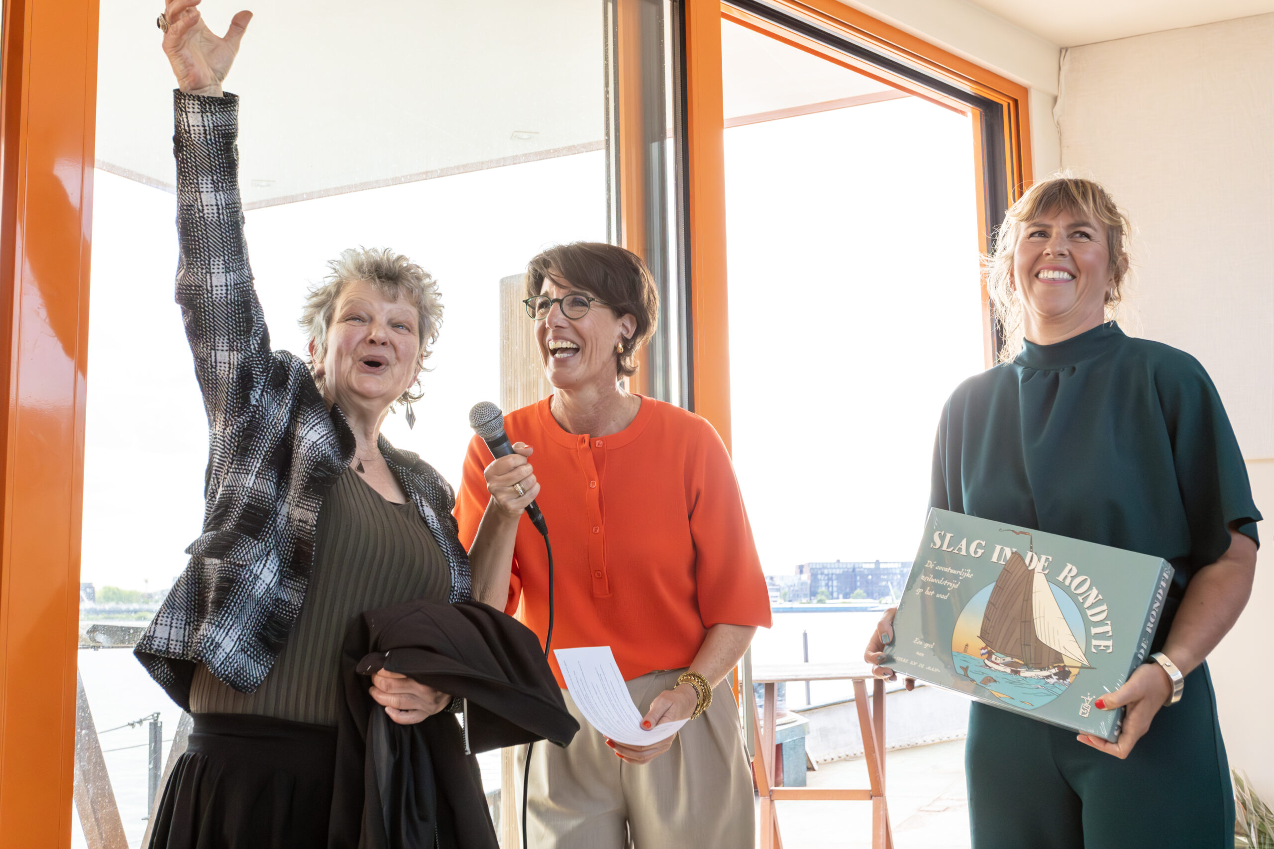Presentatrices Renate Meijer en Ingeborg van Lieshout Dag van de Woonboot 2025